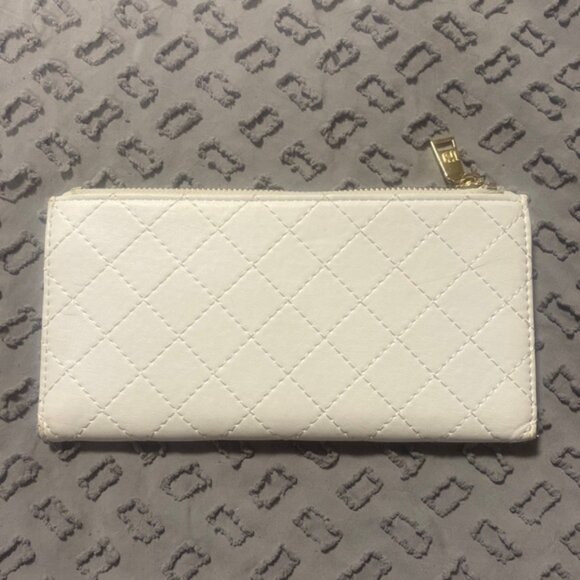 Badgley Mishka White Quilted Wallet - Picture 2 of 6